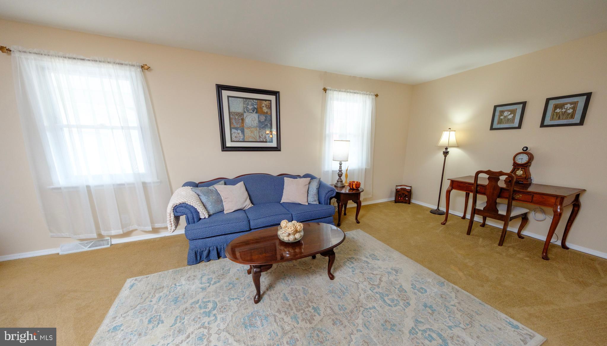 2124 Magnolia Court Cinnaminson, NJ 08077 - Photo 18 of 50 Living Room