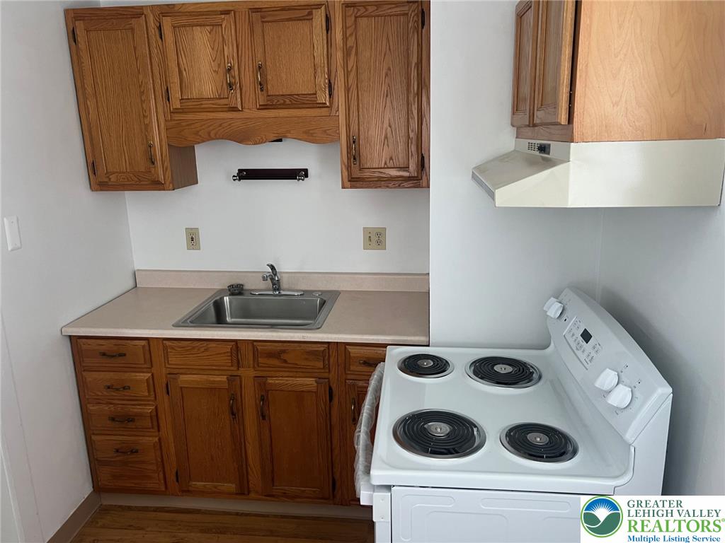 431 Maple Street Bethlehem, PA 18018 - Photo 7 of 11