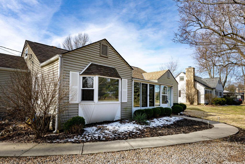 217 East Wilson Bridge Road Worthington, OH 43085 - Photo 3 of 24 Front