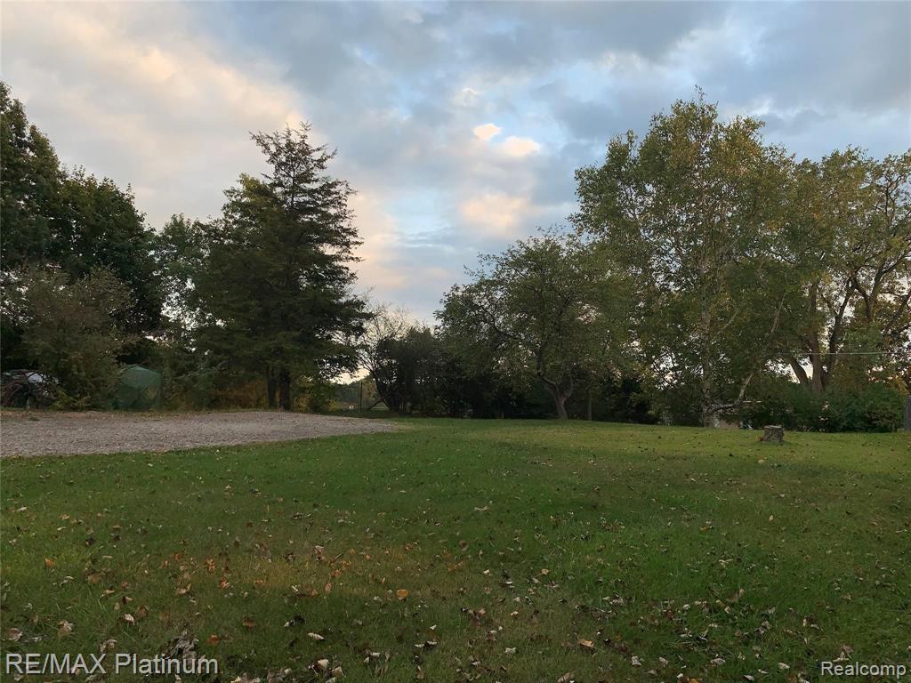 2517 Rubbins Road Howell, MI 48843 - Photo 24 of 31