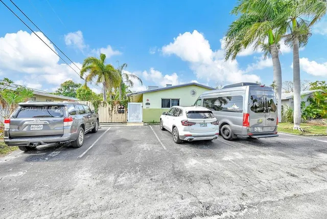 $1,160,000 | 2125 Northeast 14th Avenue, Wilton Manors, FL 33305