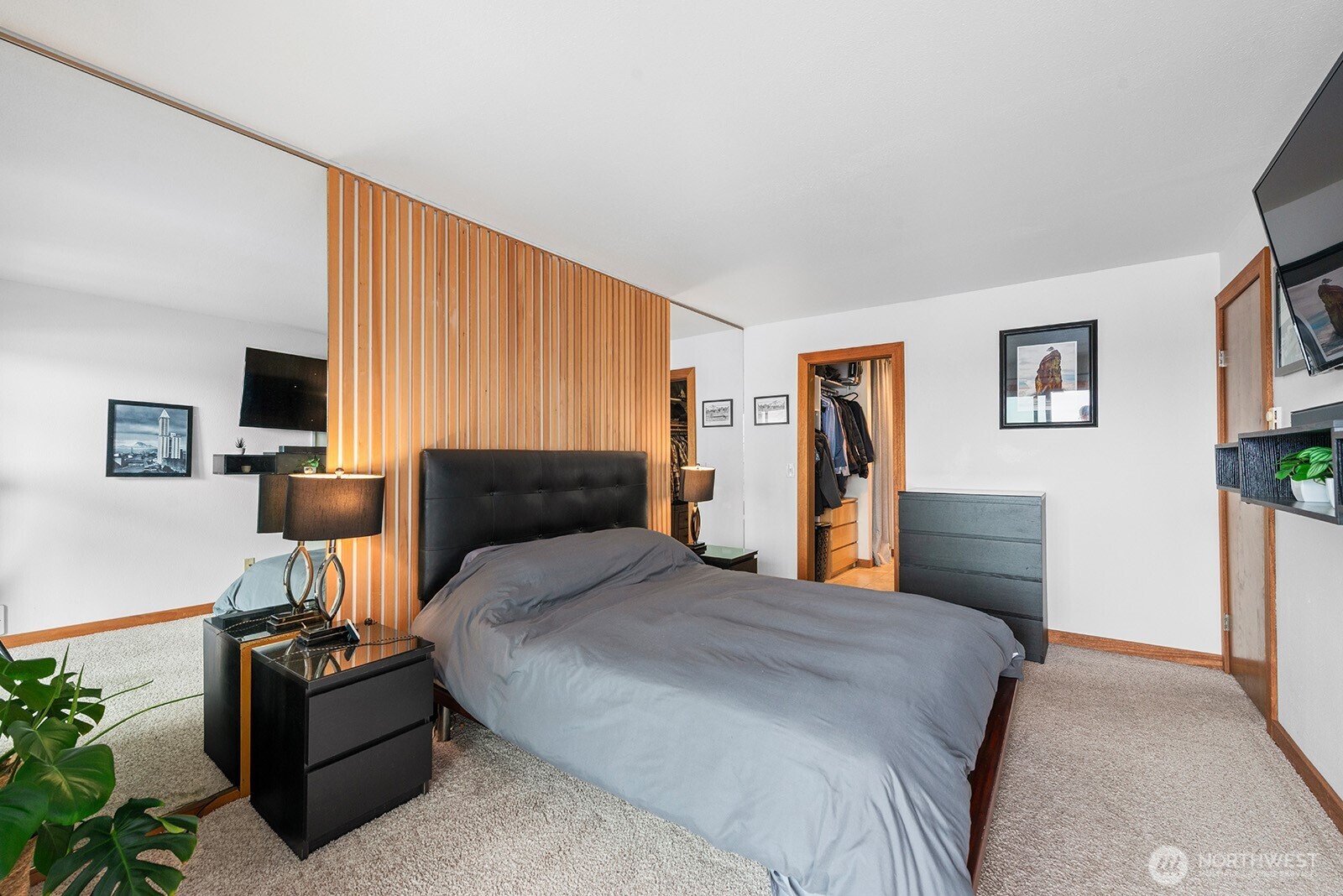 2401 8th Avenue North, Unit 202 Seattle, WA 98109 - Photo 12 of 20