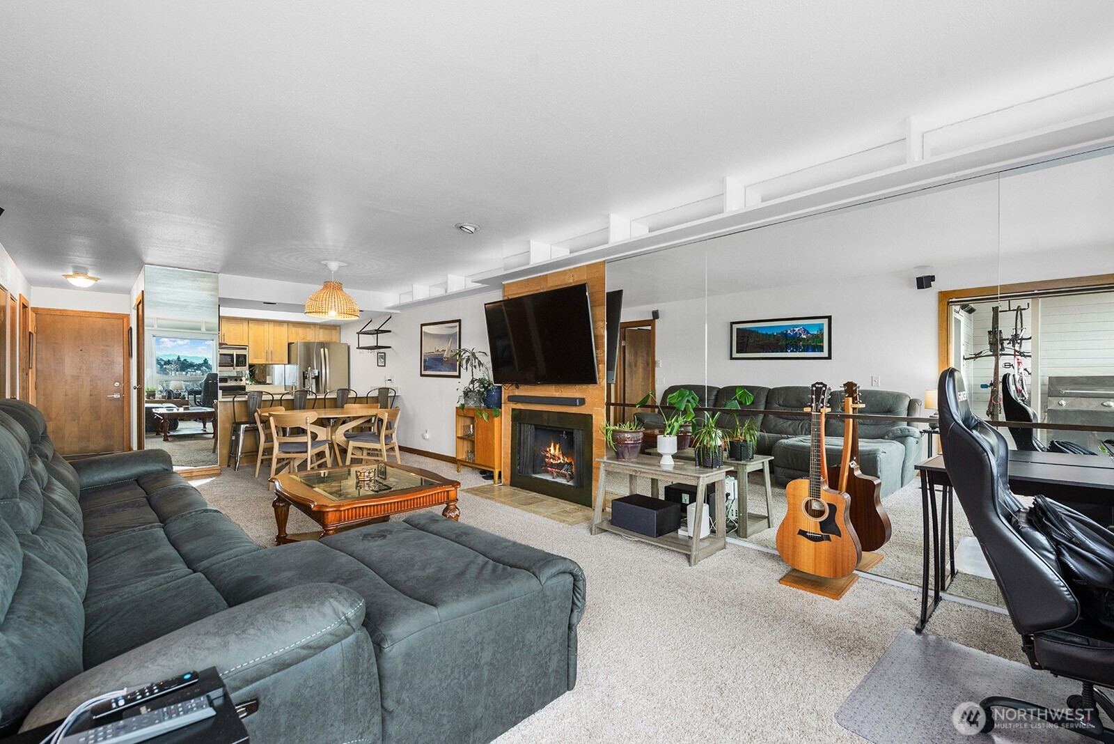 2401 8th Avenue North, Unit 202 Seattle, WA 98109 - Photo 5 of 20