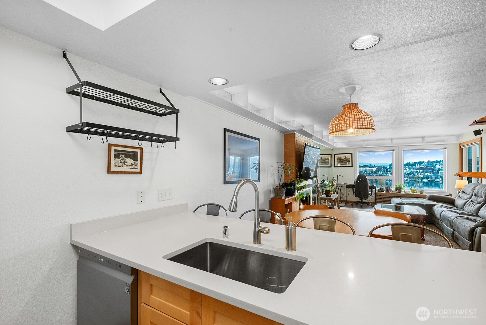 2401 8th Avenue North, Unit 202 Seattle, WA 98109 - Photo 10 of 20