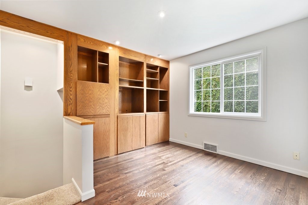 3255 35th Avenue Southwest Seattle, WA 98126 - Photo 20 of 39 Gallery Image 20
