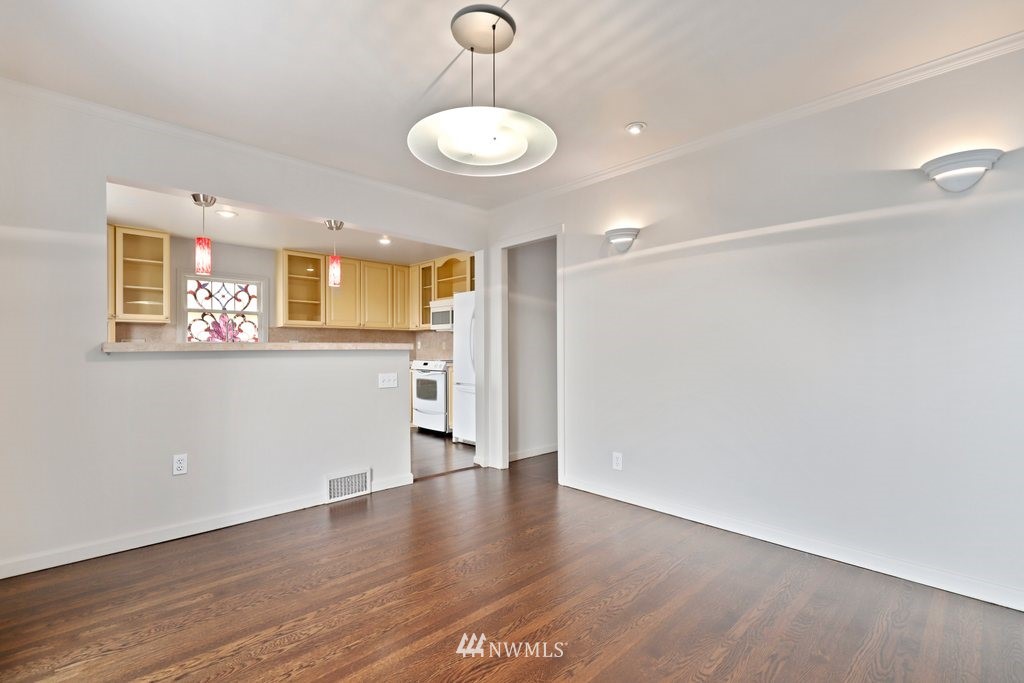 3255 35th Avenue Southwest Seattle, WA 98126 - Photo 5 of 39 Gallery Image 5