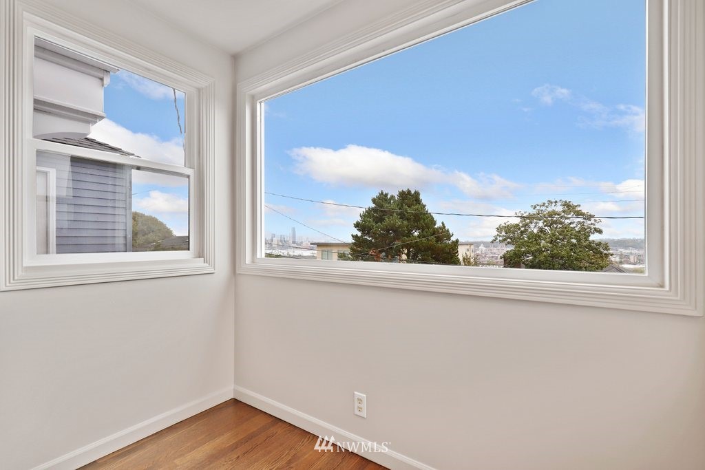 3255 35th Avenue Southwest Seattle, WA 98126 - Photo 8 of 39 Gallery Image 8