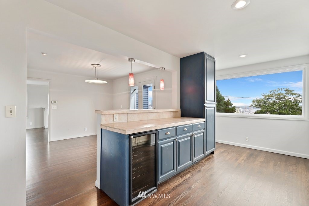 3255 35th Avenue Southwest Seattle, WA 98126 - Photo 10 of 39 Gallery Image 10