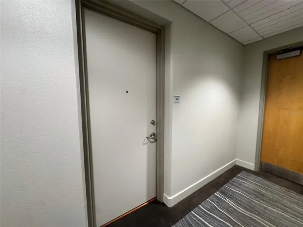 $1,695 | 150 East Robinson Street, Unit 701, Orlando, FL 32801