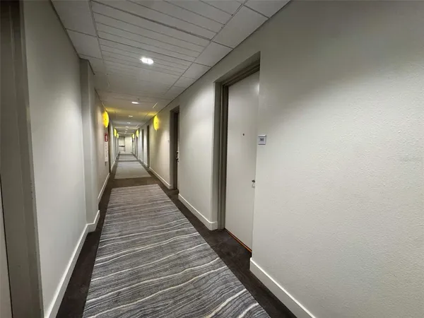 $1,695 | 150 East Robinson Street, Unit 701, Orlando, FL 32801