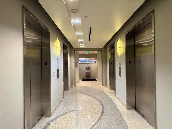 $1,695 | 150 East Robinson Street, Unit 701, Orlando, FL 32801