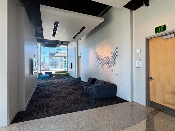 $1,695 | 150 East Robinson Street, Unit 701, Orlando, FL 32801