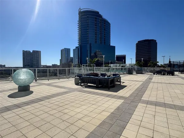 $1,695 | 150 East Robinson Street, Unit 701, Orlando, FL 32801