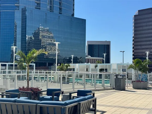 $1,695 | 150 East Robinson Street, Unit 701, Orlando, FL 32801