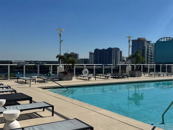 $1,695 | 150 East Robinson Street, Unit 701, Orlando, FL 32801