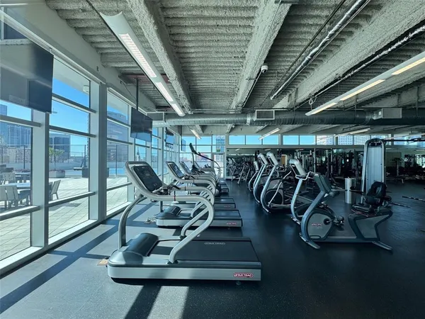 $1,695 | 150 East Robinson Street, Unit 701, Orlando, FL 32801