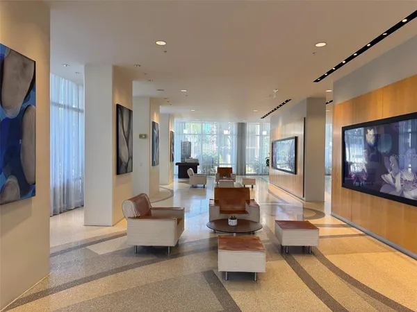 $1,695 | 150 East Robinson Street, Unit 701, Orlando, FL 32801