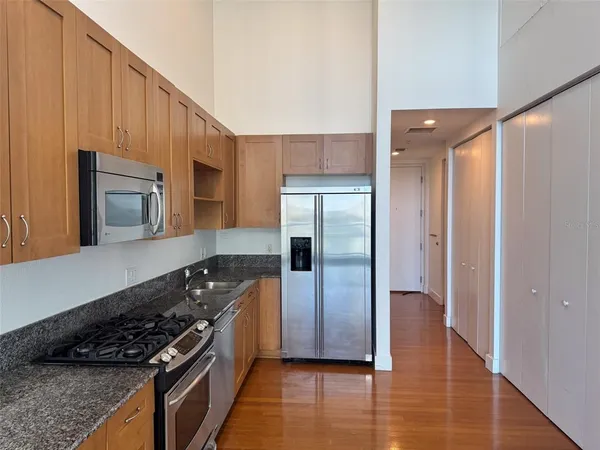 $1,695 | 150 East Robinson Street, Unit 701, Orlando, FL 32801