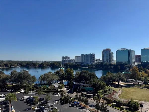 $1,695 | 150 East Robinson Street, Unit 701, Orlando, FL 32801