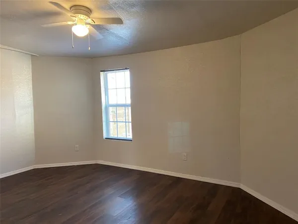 $1,950 | 12115 Segrest Drive, Houston, TX 77047