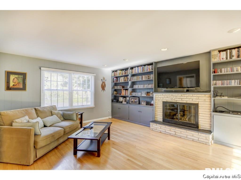 2300 Sylvan Road Springfield, IL 62704 - Photo 3 of 36 Gallery Image 3