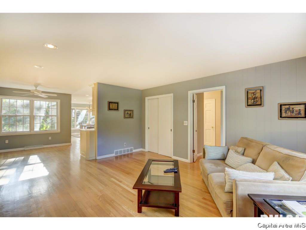 2300 Sylvan Road Springfield, IL 62704 - Photo 9 of 36 Gallery Image 9