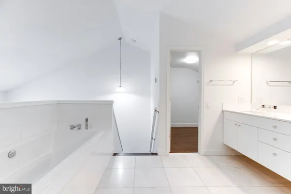 $3,500 | 6021 Riddle Walk, Alexandria, VA 22312