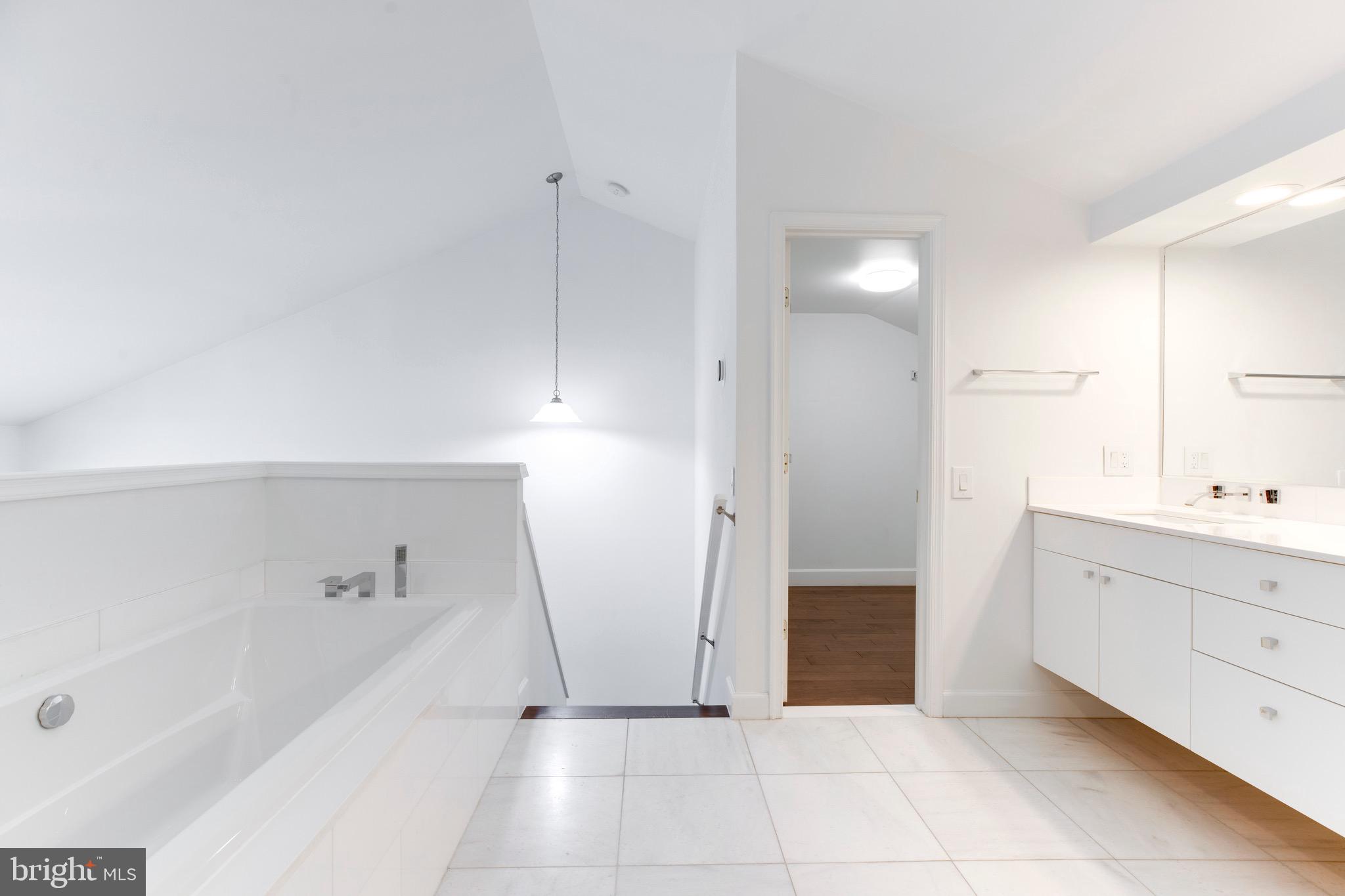 6021 Riddle Walk Alexandria, VA 22312 - Photo 25 of 35