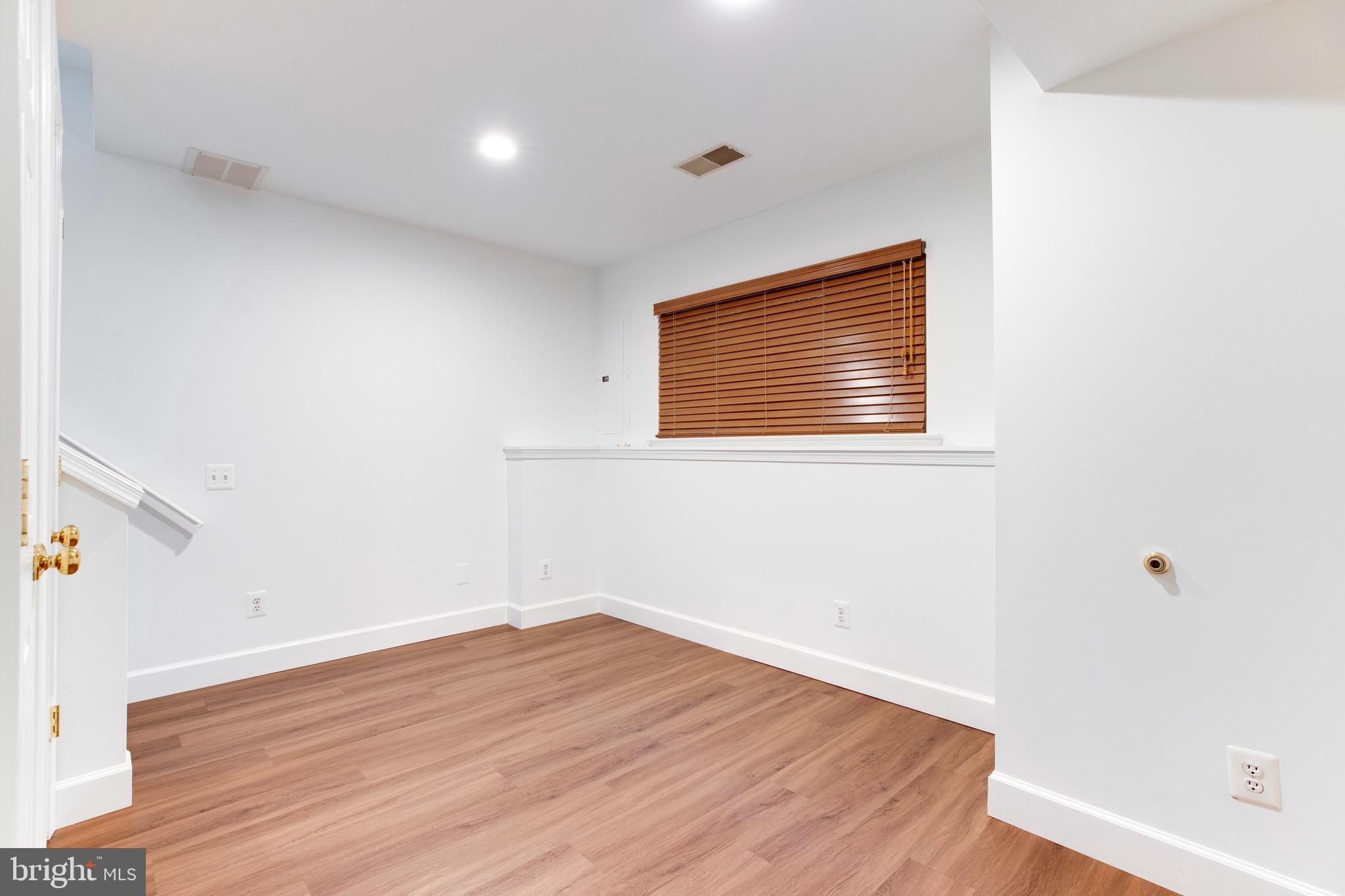 6021 Riddle Walk Alexandria, VA 22312 - Photo 31 of 35