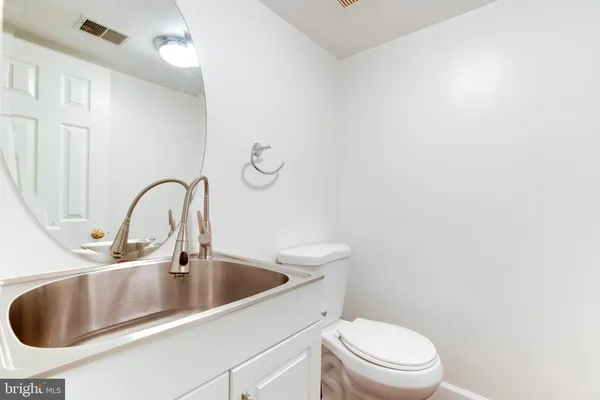 $3,500 | 6021 Riddle Walk, Alexandria, VA 22312