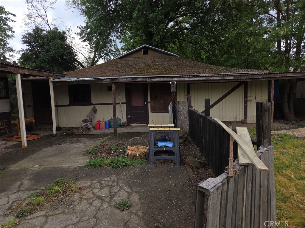 300 Chestnut Avenue Red Bluff, CA 96080 - Photo 31 of 48 a view of a car park in front of house