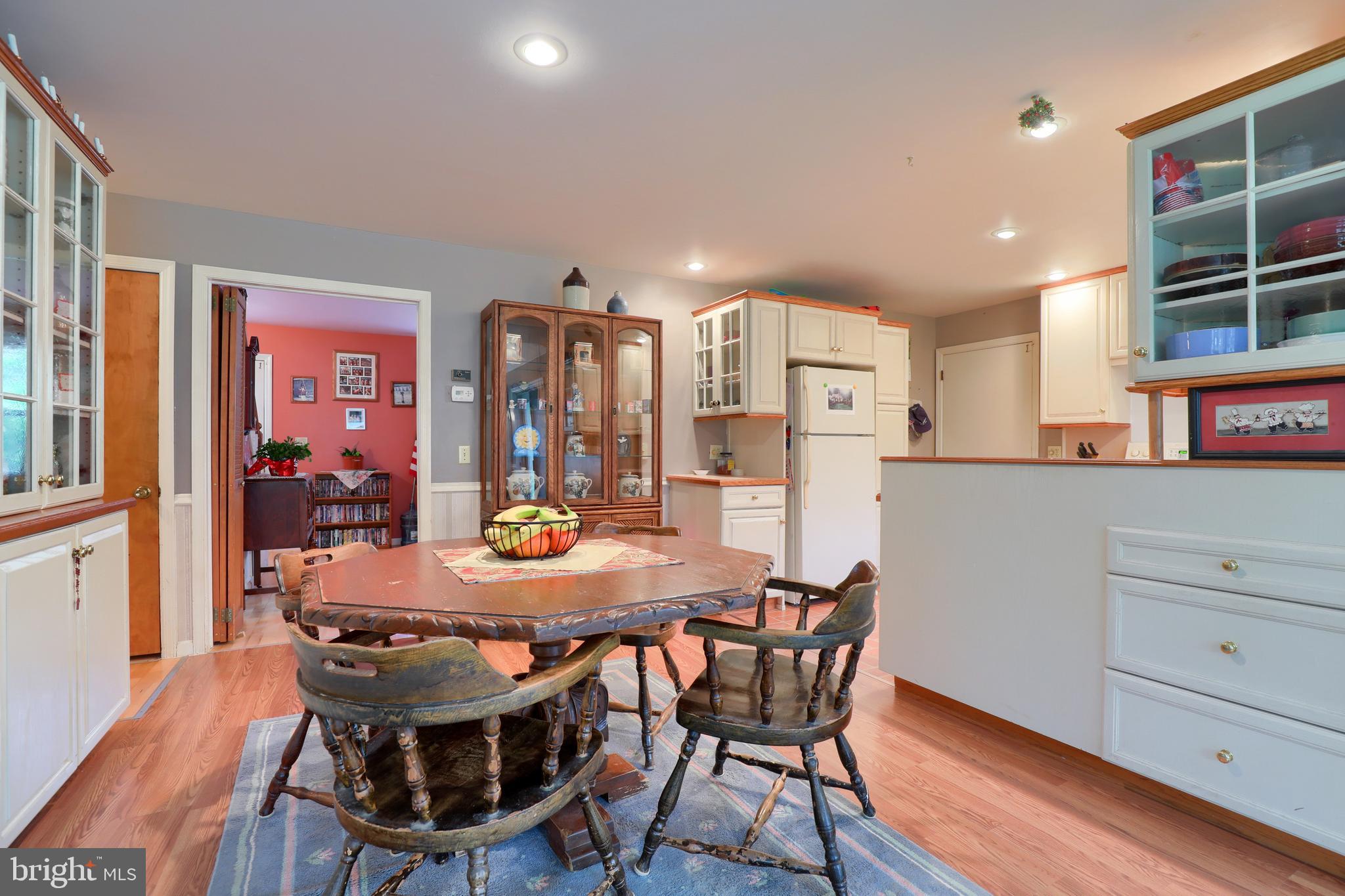 1524 Loop Road Manheim, PA 17545 - Photo 15 of 37 Dining Area
