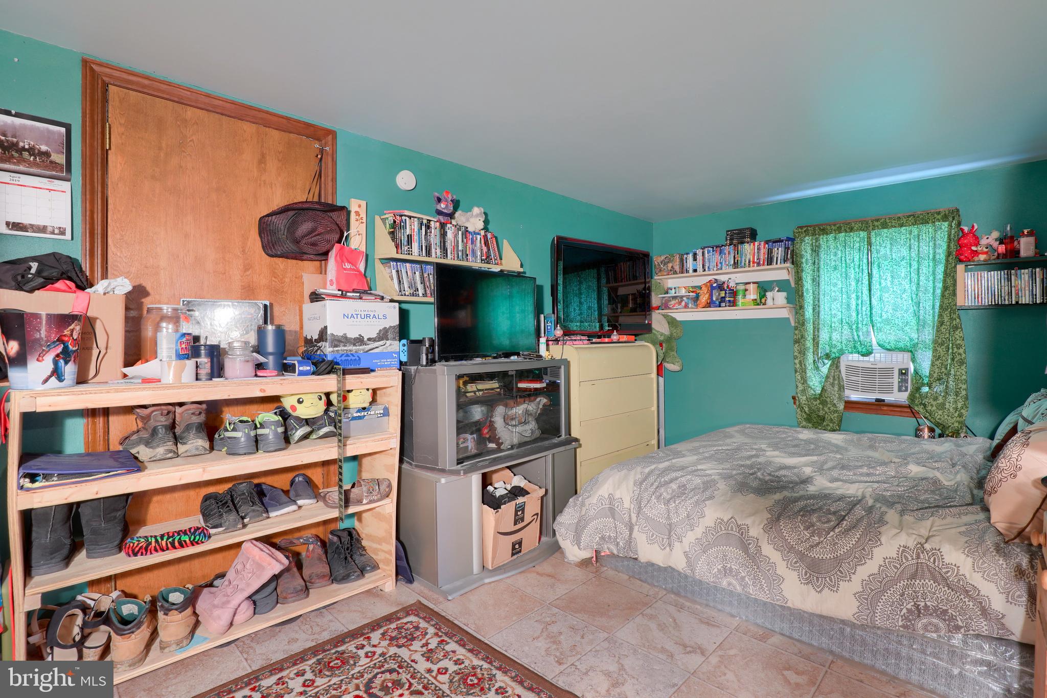 1524 Loop Road Manheim, PA 17545 - Photo 27 of 37 Bedroom 4