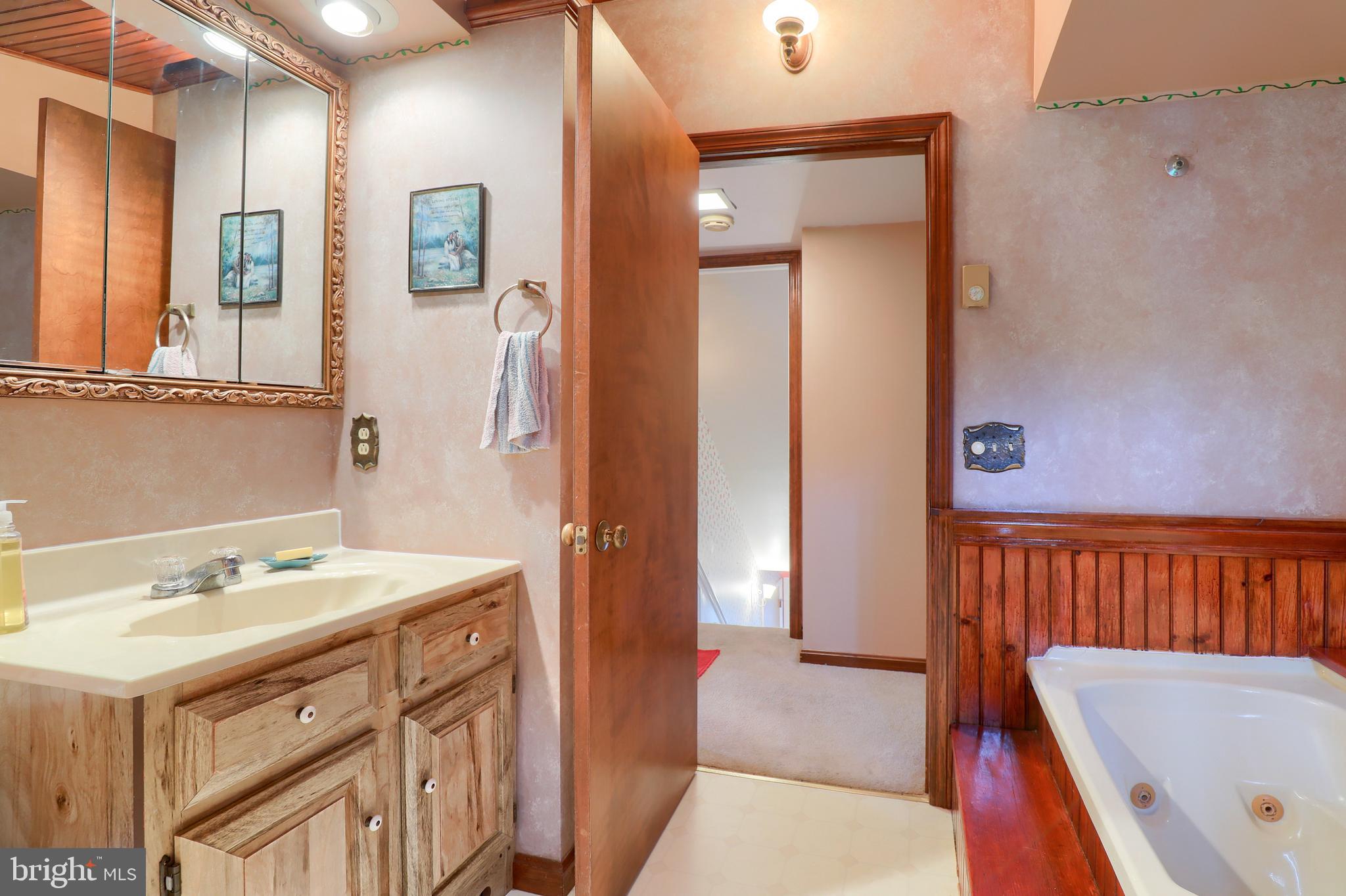 1524 Loop Road Manheim, PA 17545 - Photo 28 of 37 Bathroom 2