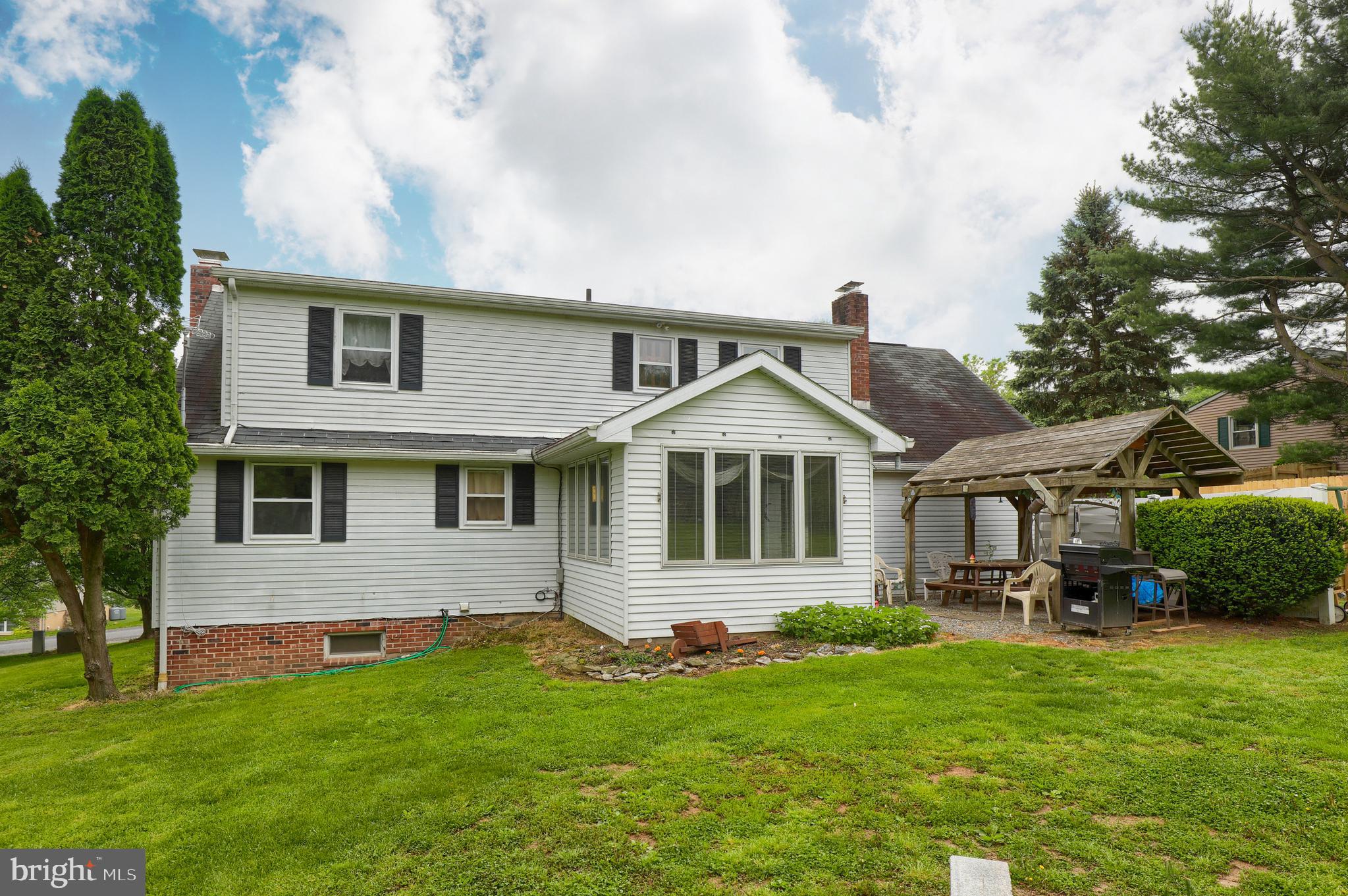 1524 Loop Road Manheim, PA 17545 - Photo 4 of 37 Rear View