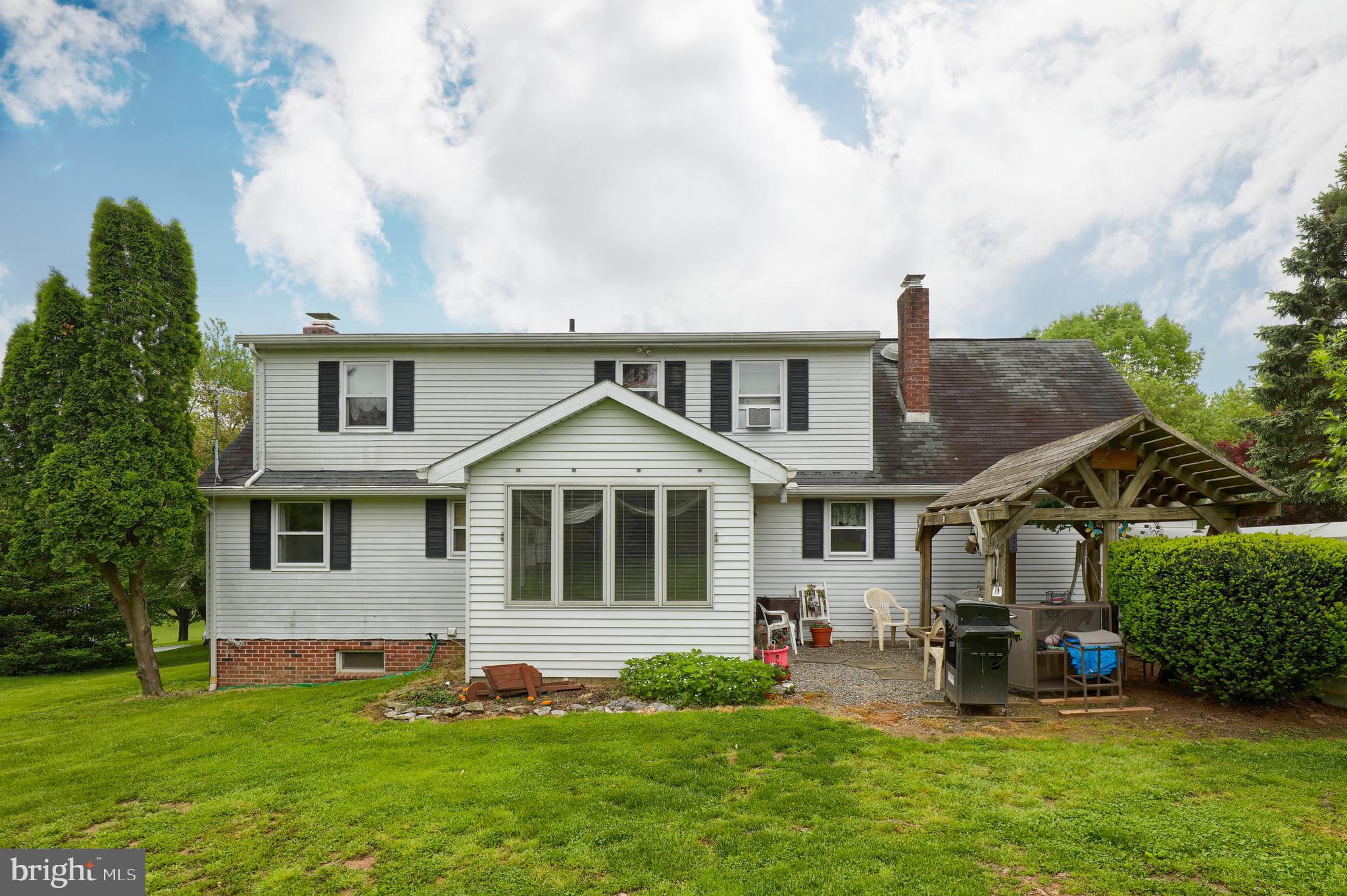 1524 Loop Road Manheim, PA 17545 - Photo 5 of 37 Rear View
