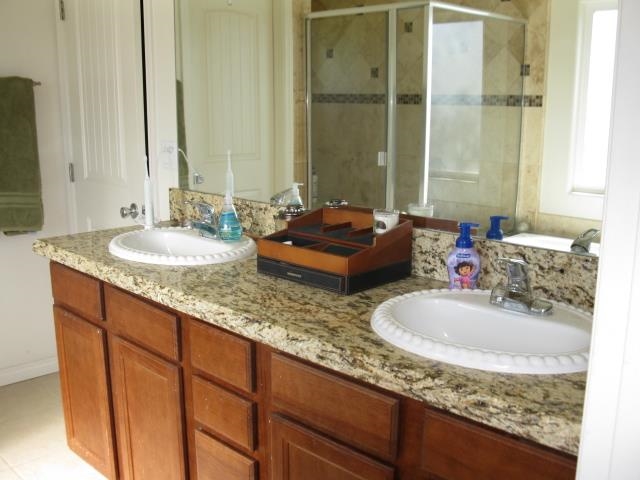 26017 Matlin Road Ramona, CA 92065 - Photo 14 of 25 MASTER BATH