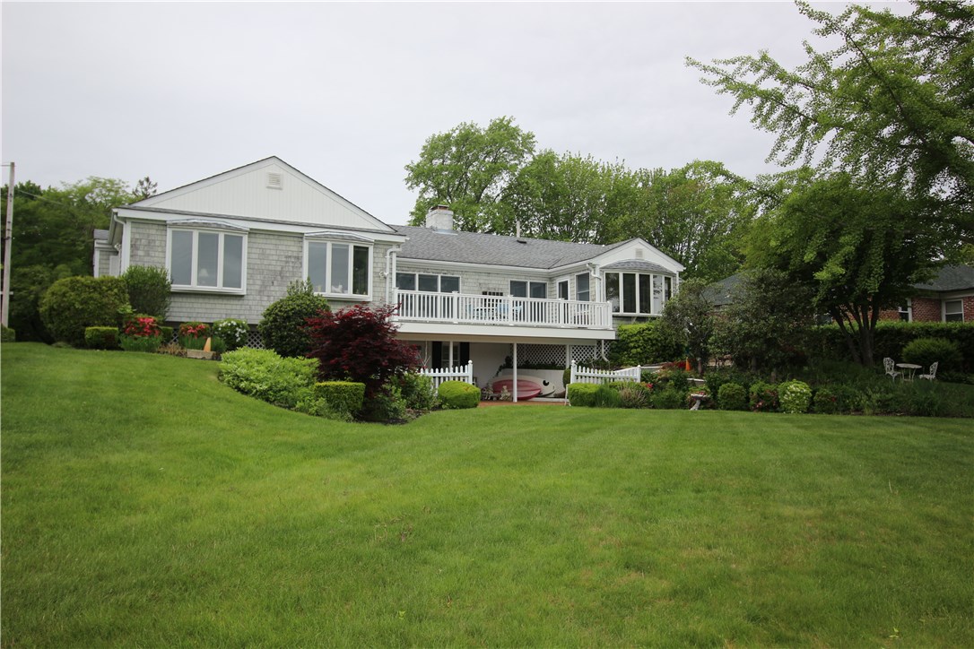 9 Riverside Drive Barrington, RI 02806 - Photo 3 of 17