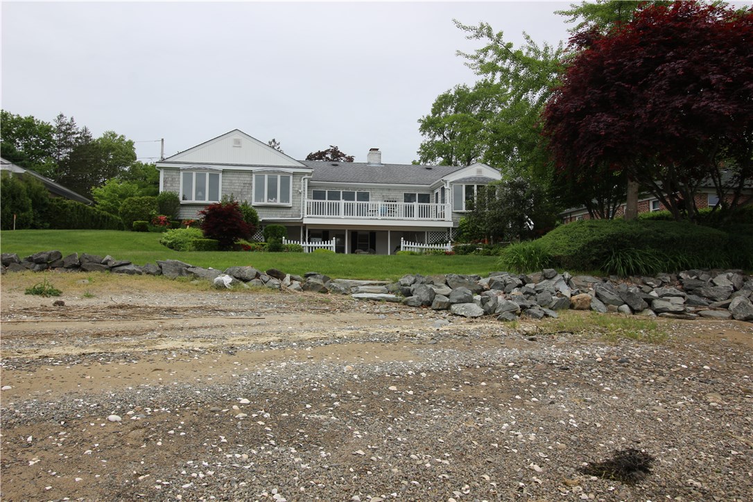 9 Riverside Drive Barrington, RI 02806 - Photo 4 of 17