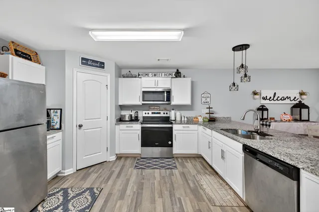 $290,000 | 307 Long Grove Lane, Greer, SC 29650