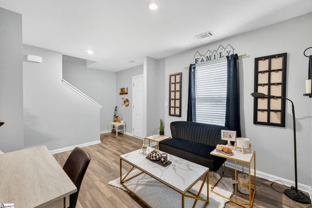 $290,000 | 307 Long Grove Lane, Greer, SC 29650