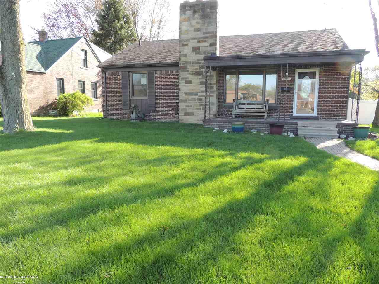 33265 Utica Road Fraser, MI 48026 - Photo 48 of 51 50011169-47.JPG
