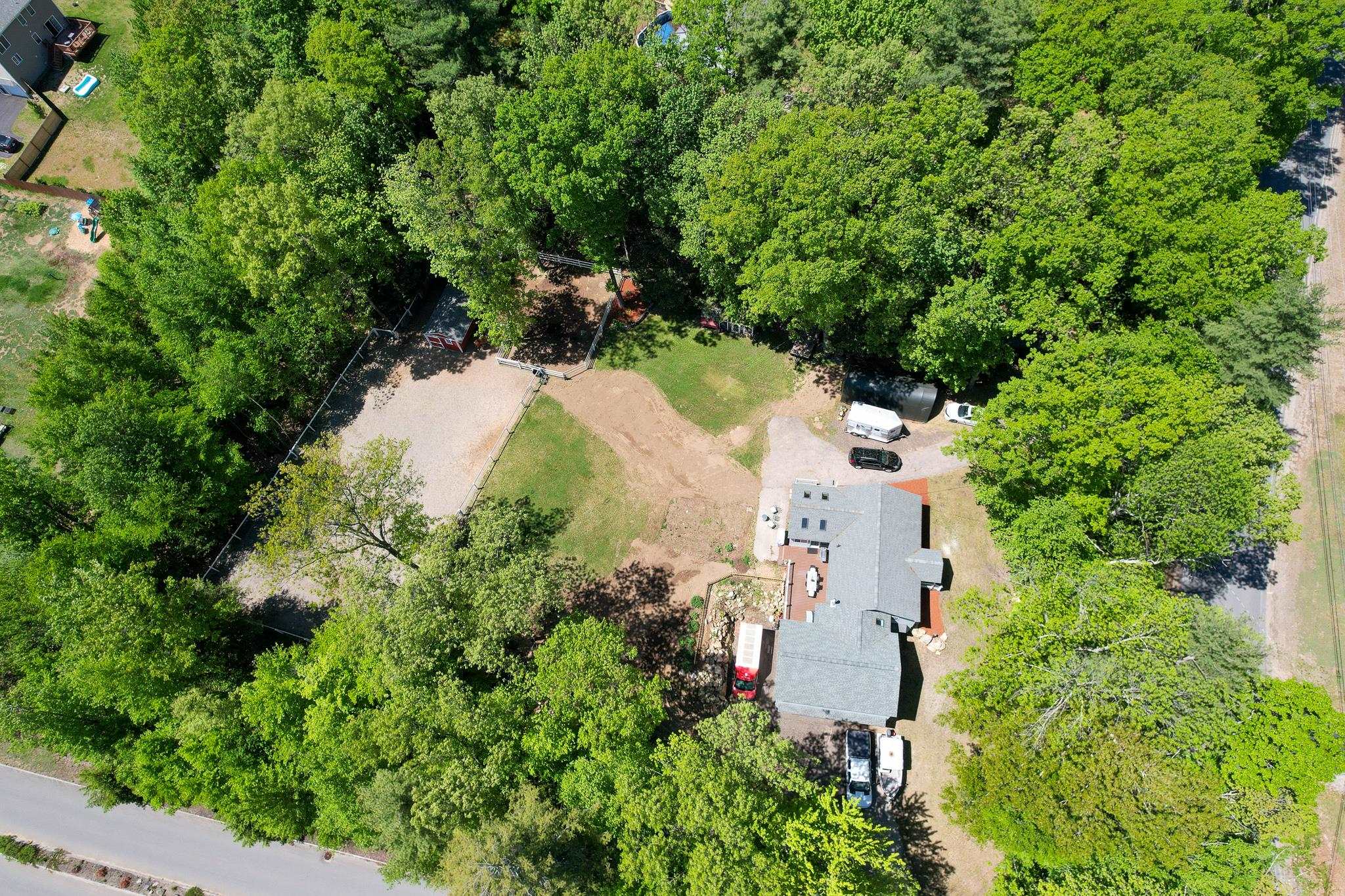 105 N Road Sandown, NH 03873 - Photo 12 of 40