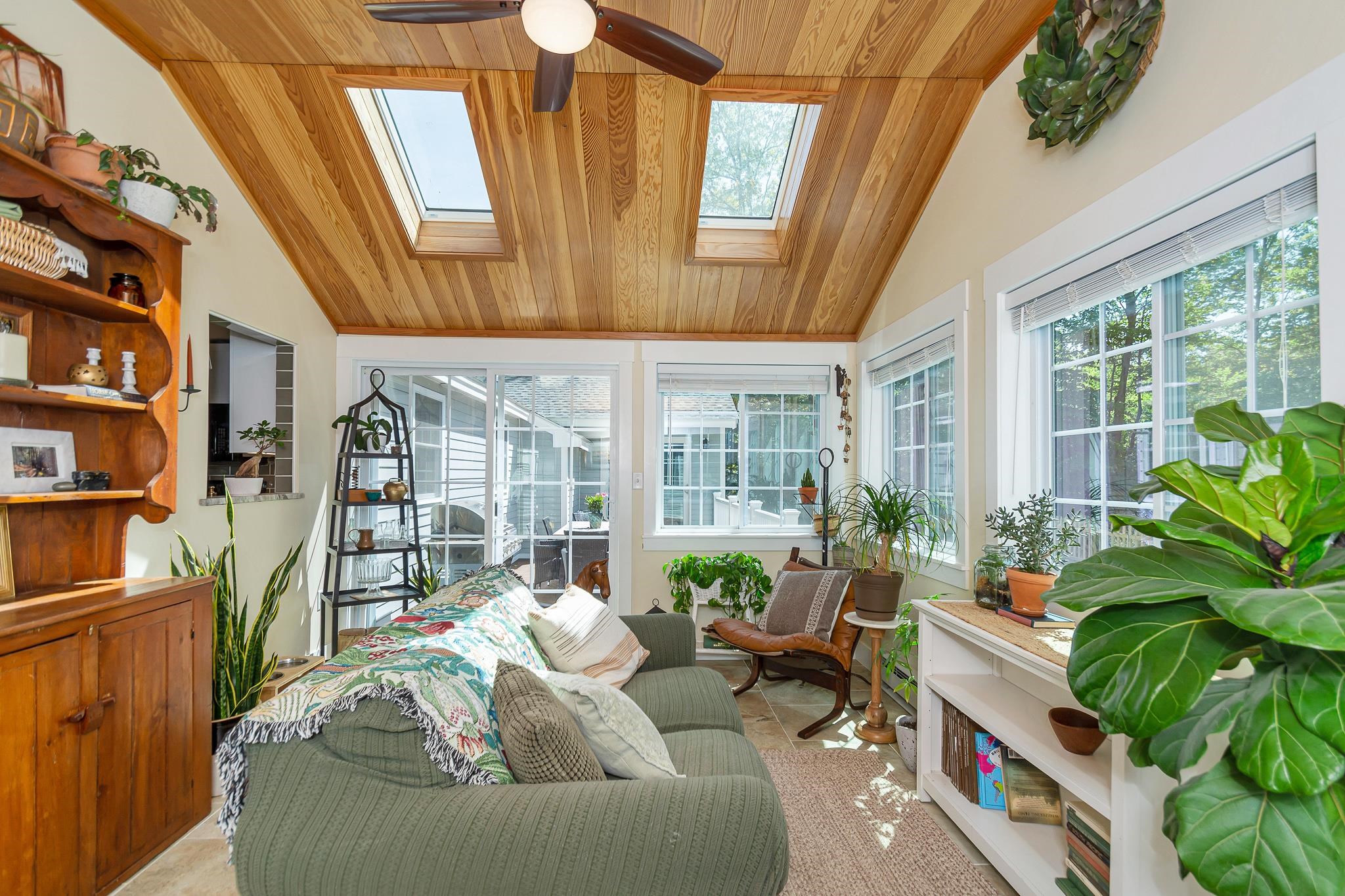 105 N Road Sandown, NH 03873 - Photo 13 of 40