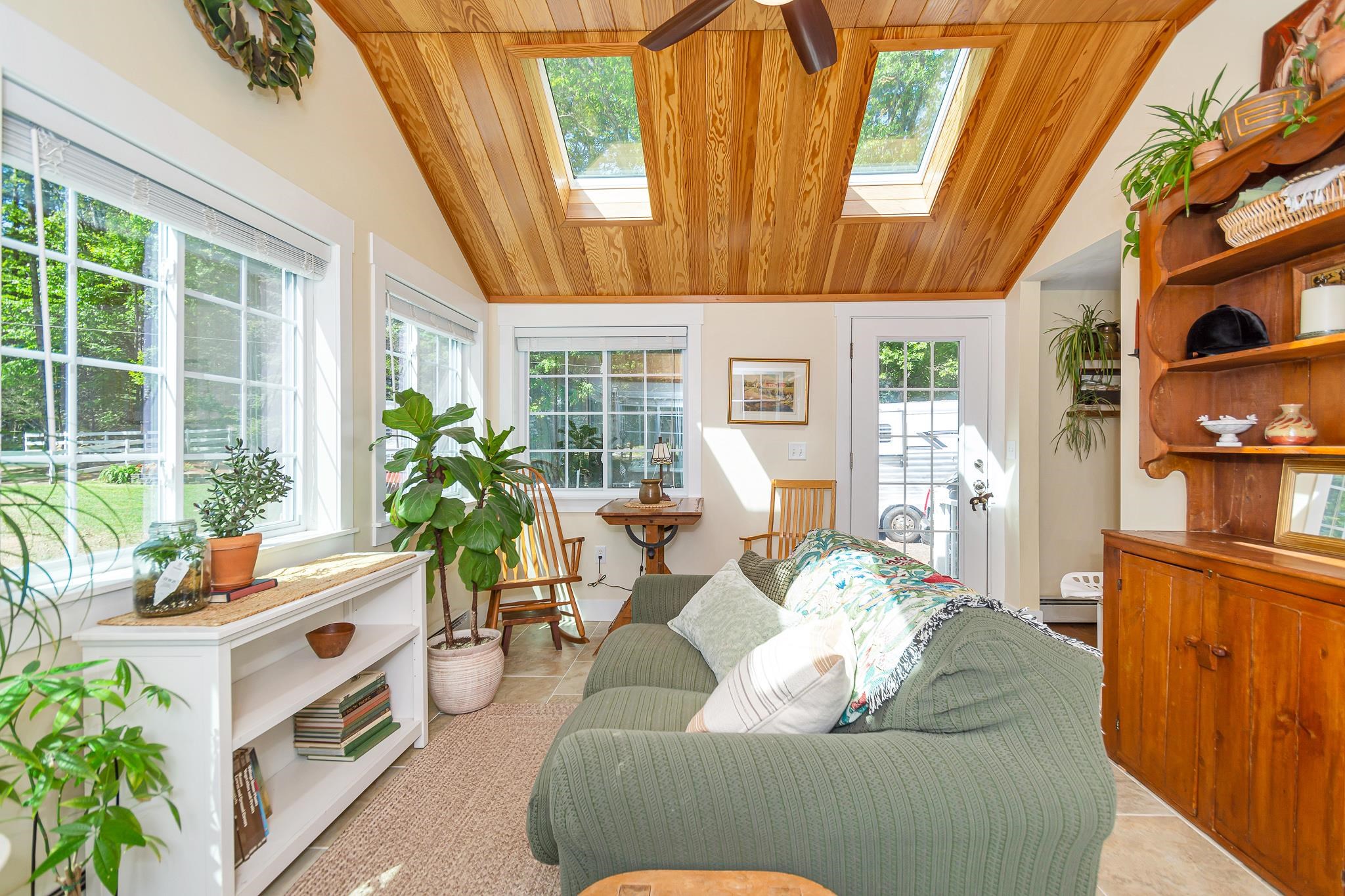 105 N Road Sandown, NH 03873 - Photo 14 of 40