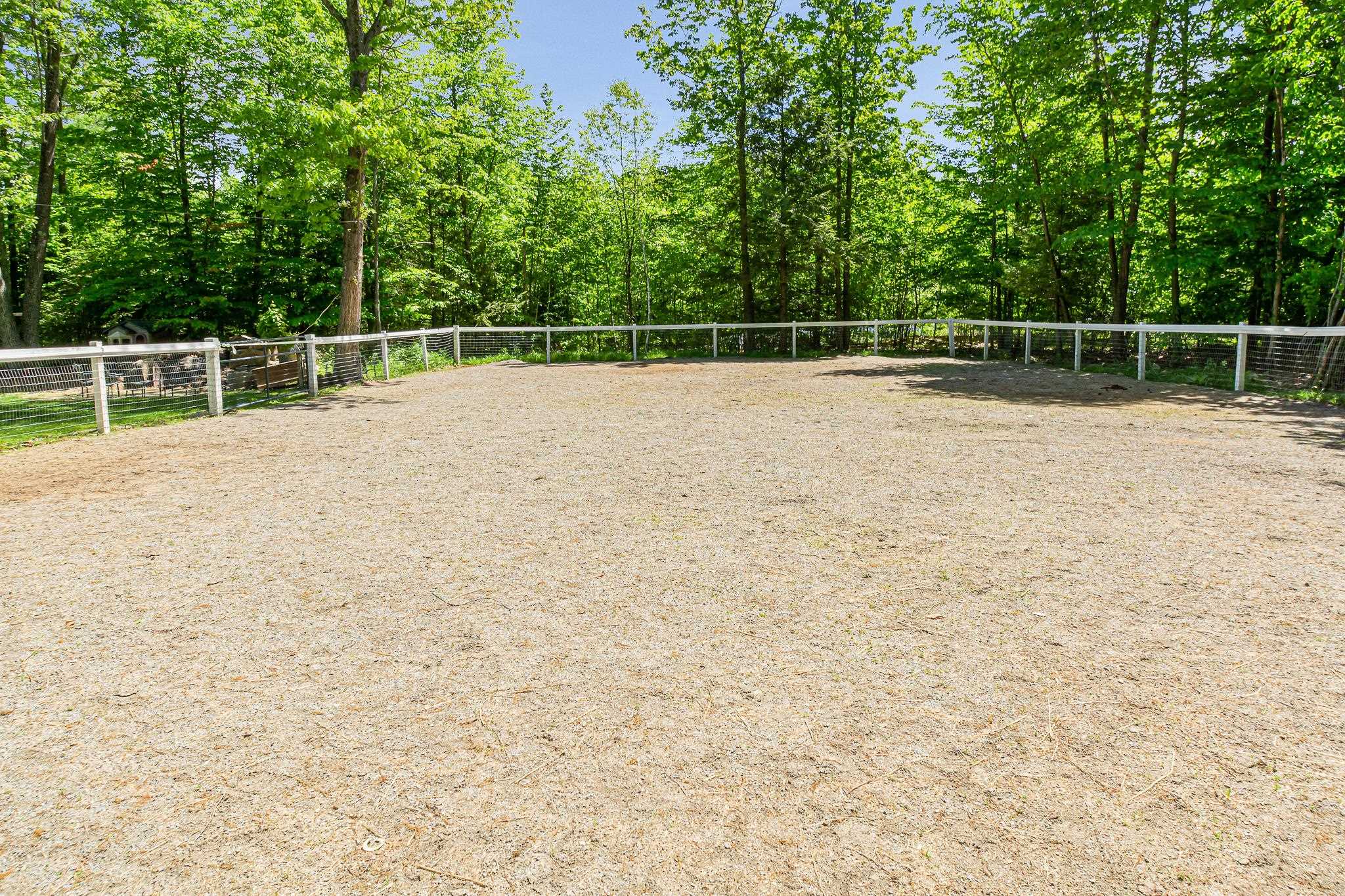 105 N Road Sandown, NH 03873 - Photo 5 of 40