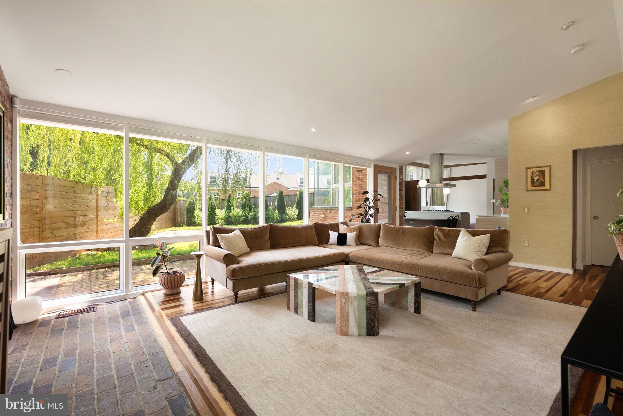 3306 Pendleton Drive Silver Spring, MD 20902 - Photo 4 of 44