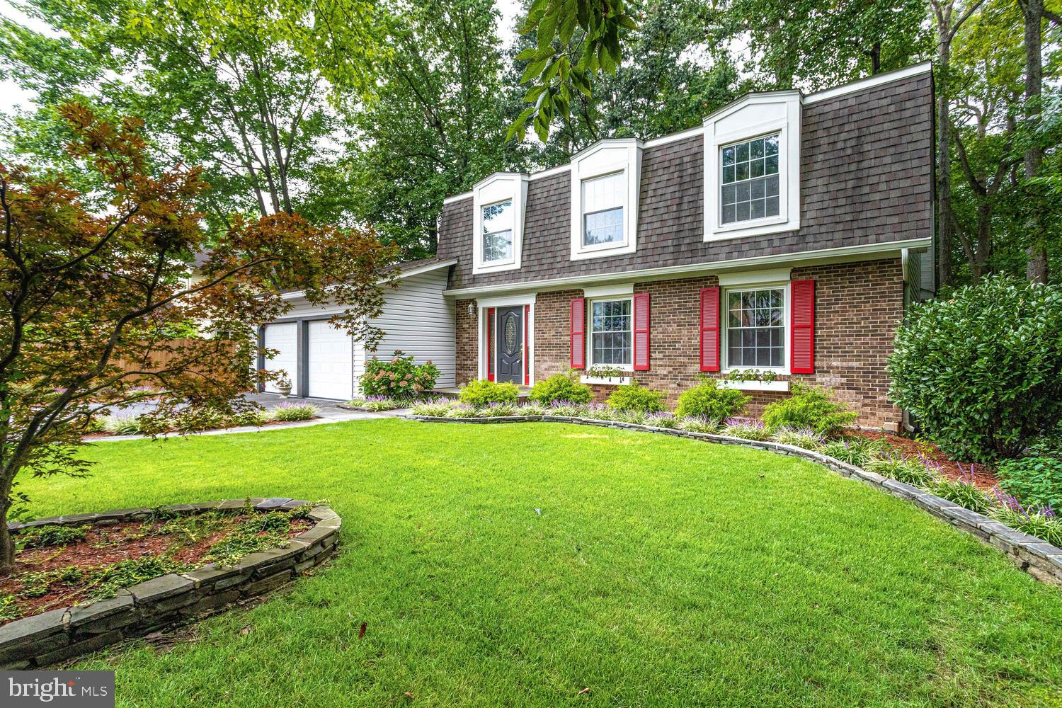 8928 Applecross Lane Springfield, VA 22153 - Photo 2 of 60 Gallery Image 2