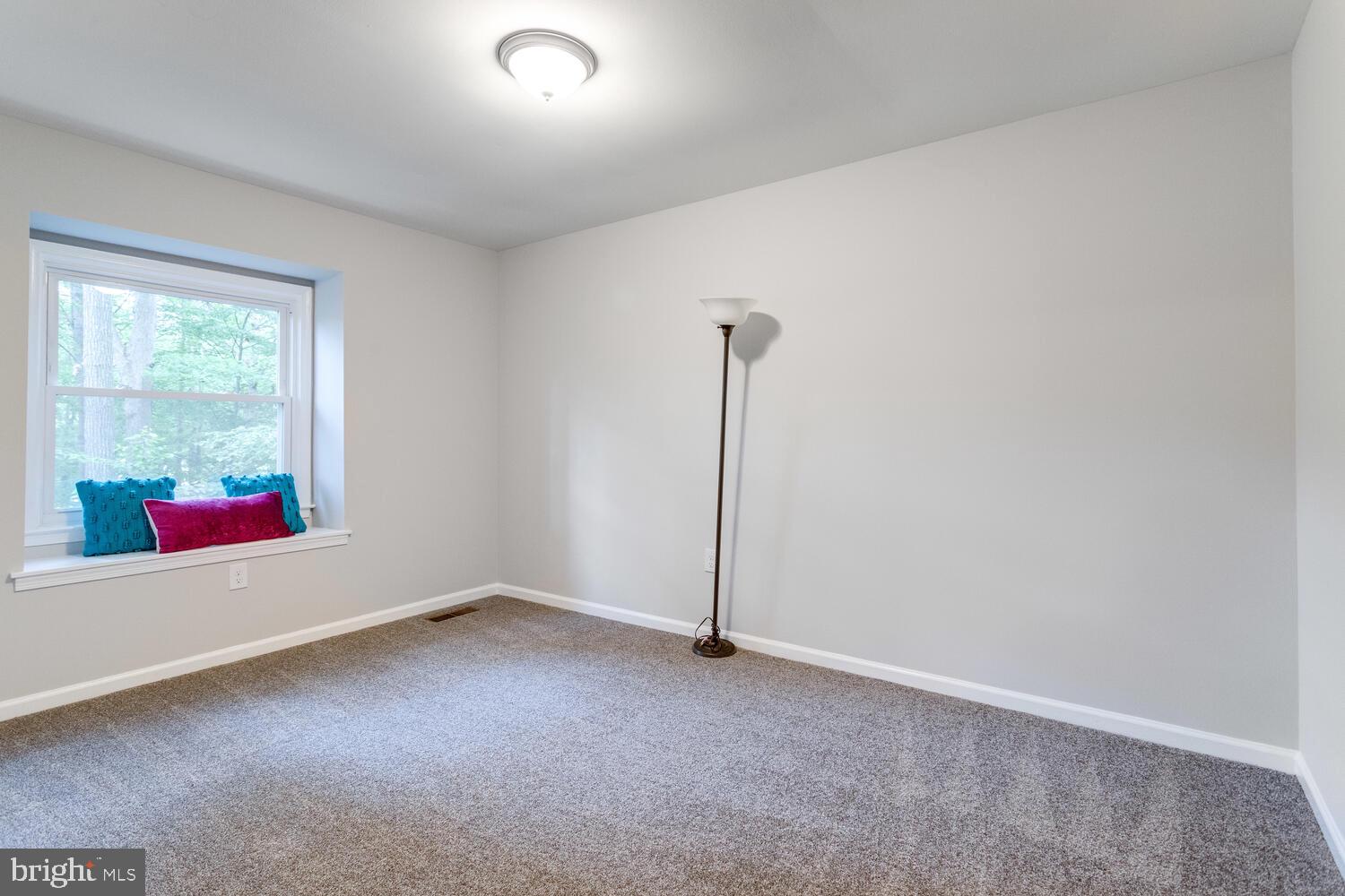 8928 Applecross Lane Springfield, VA 22153 - Photo 26 of 60 Gallery Image 26