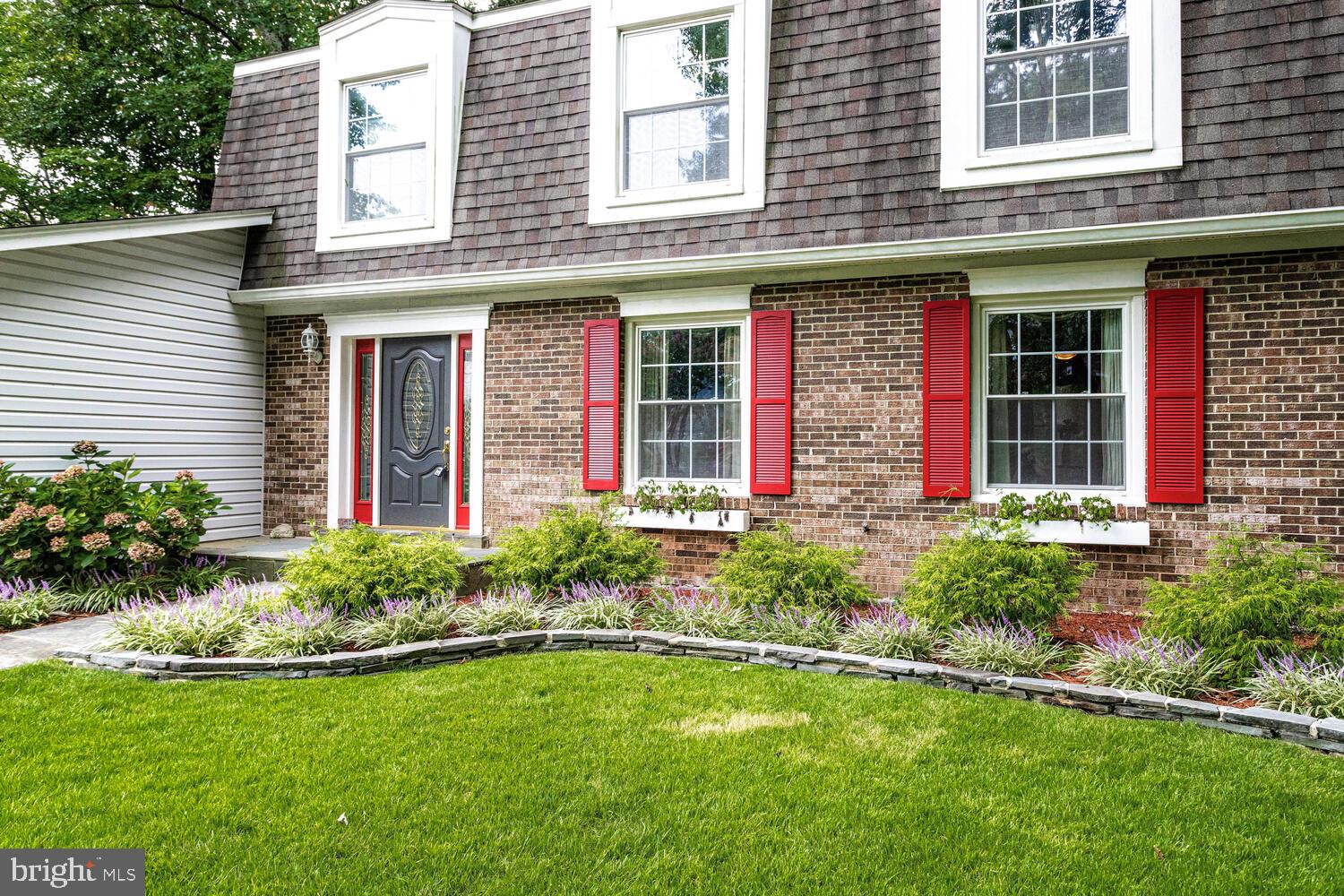 8928 Applecross Lane Springfield, VA 22153 - Photo 4 of 60 Gallery Image 4